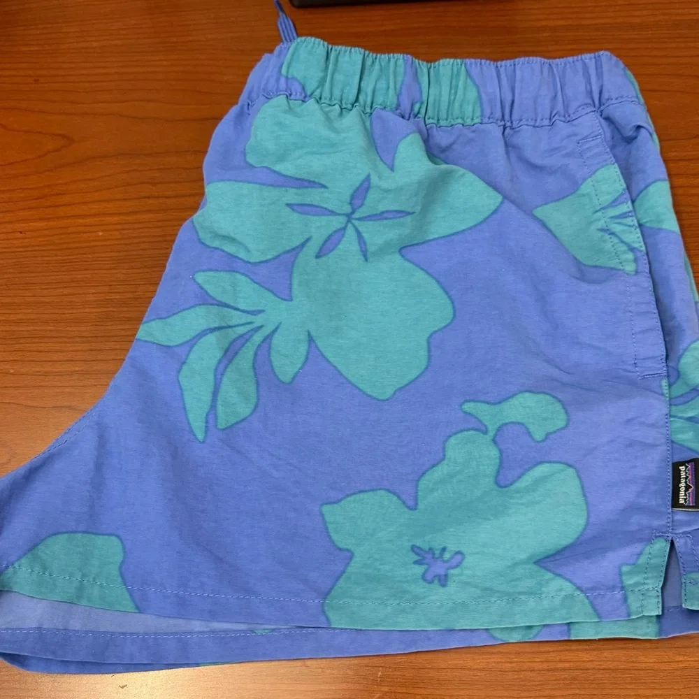 Patagonia Blue and Teal Floral Women's Athletic Shorts - Picture 3 of 4
